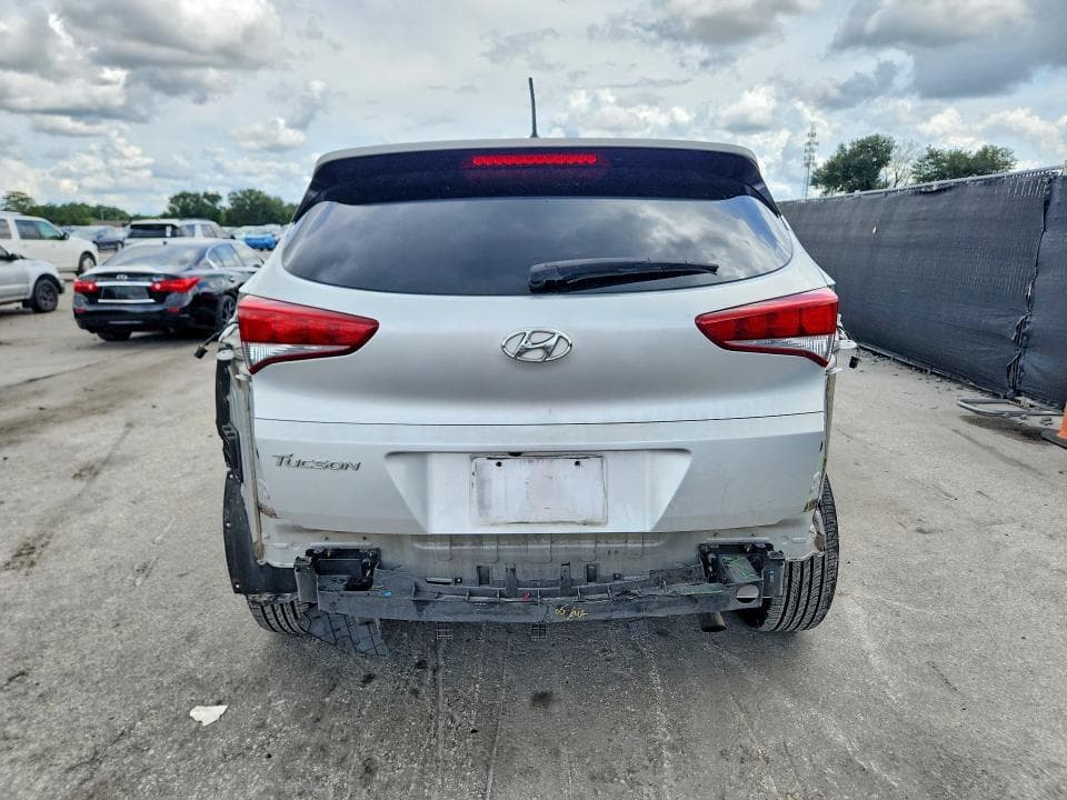2018 HYUNDAI TUCSON SE 6