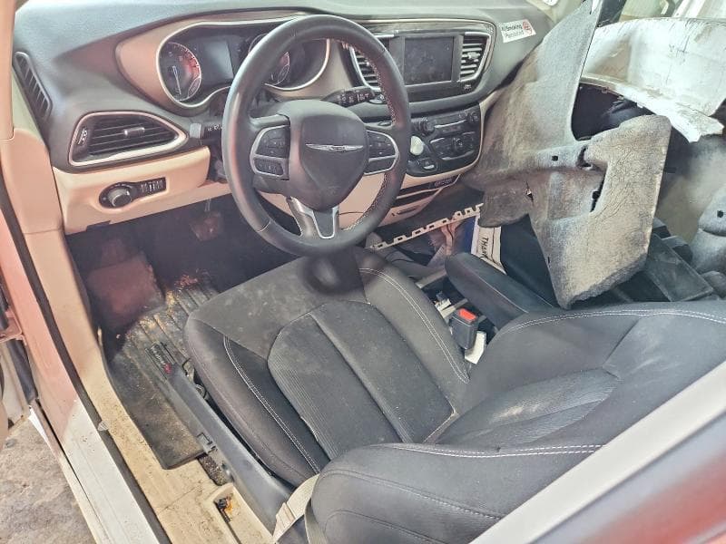 2023 CHRYSLER VOYAGER LX 8