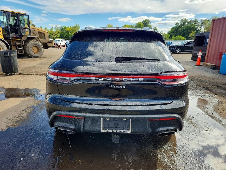 2025 PORSCHE MACAN BASE 6