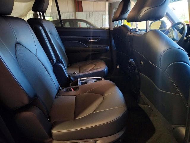 2026 TOYOTA GRAND HIGHLANDER XLE 11