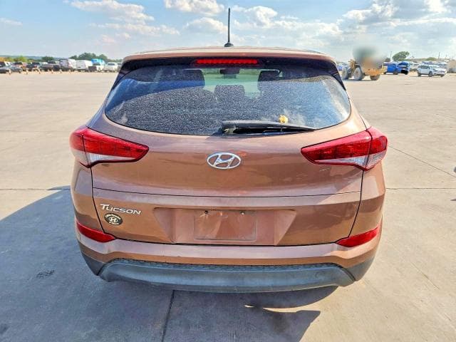 2017 HYUNDAI TUCSON SE 6