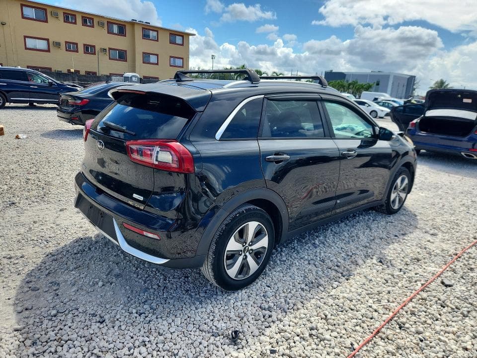 2018 KIA NIRO EX 3