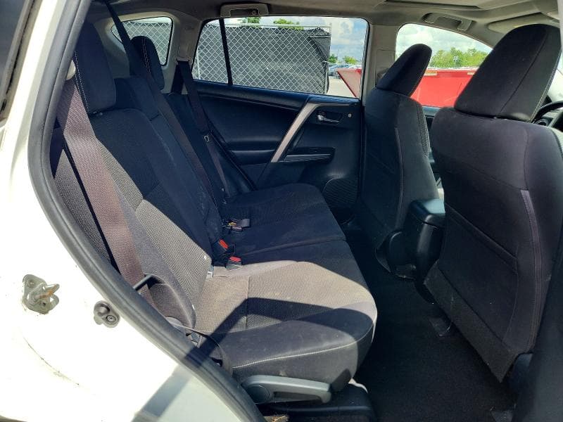 2017 TOYOTA RAV4 XLE 11