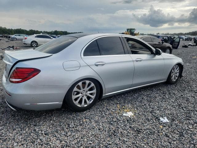 2017 MERCEDES-BENZ E 300 4MATIC 3