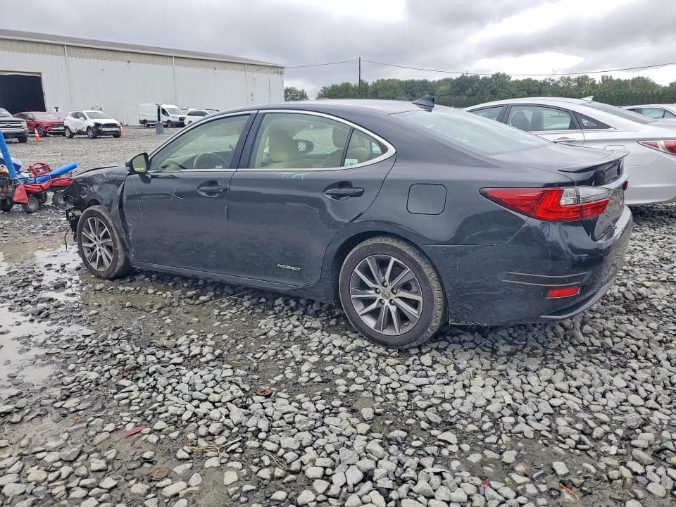 2017 LEXUS ES 300H 2