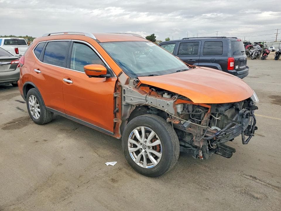 2017 NISSAN ROGUE SV 4