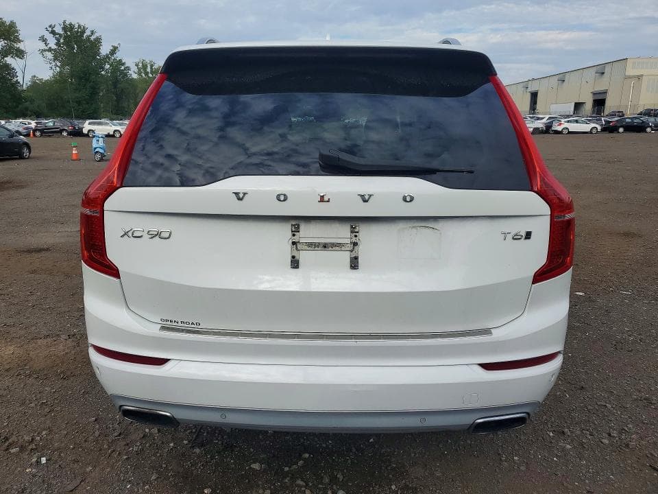 2017 VOLVO XC90 T6 6