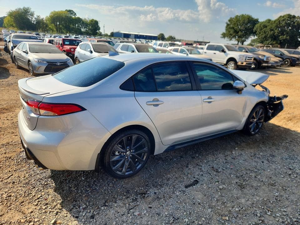 2026 TOYOTA COROLLA SE 3