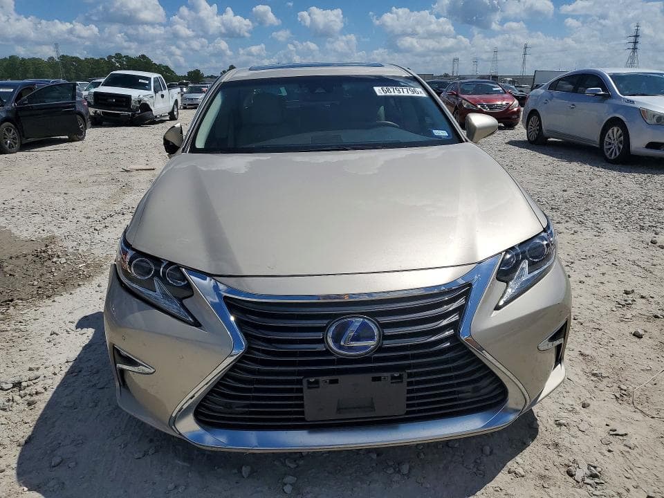 2017 LEXUS ES 300H 5