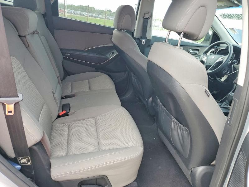 2017 HYUNDAI SANTA FE SE 11