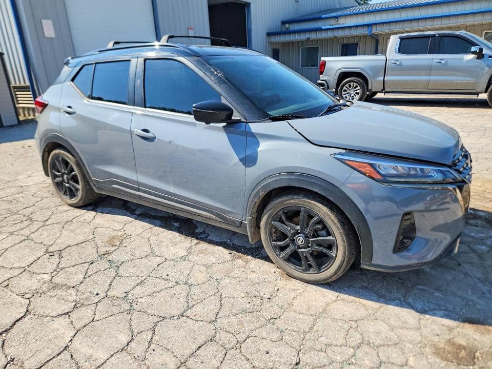 2021 NISSAN KICKS SR 4