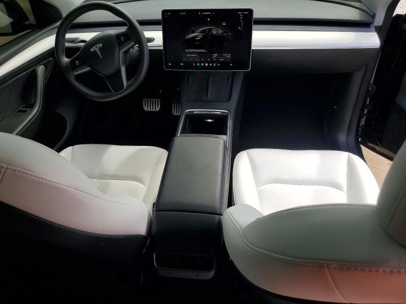 2023 TESLA MODEL Y 8