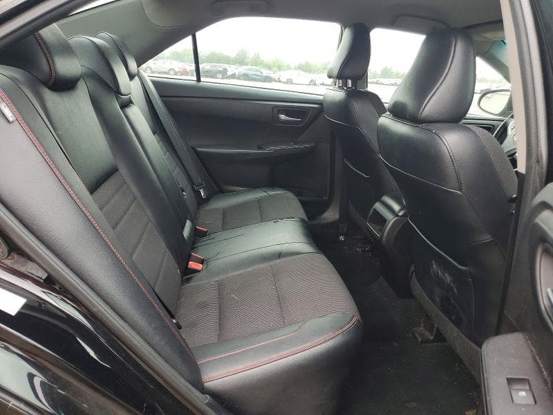 2017 TOYOTA CAMRY SE 10