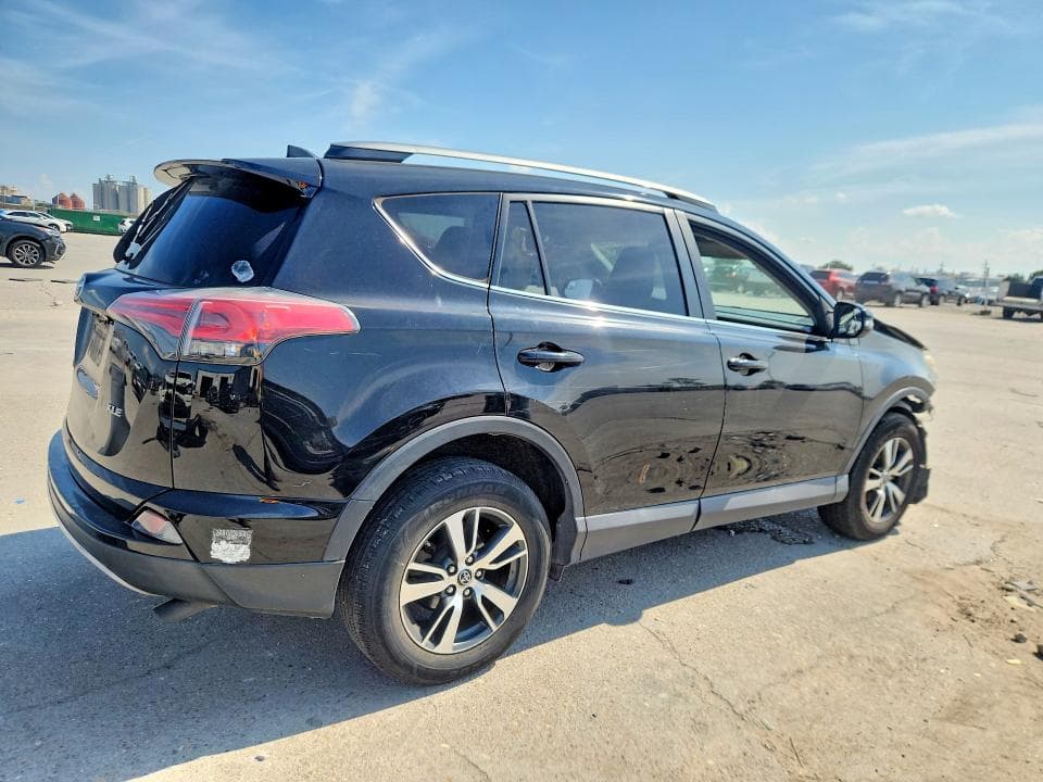 2017 TOYOTA RAV4 XLE 3