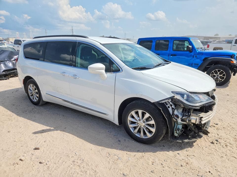 2017 CHRYSLER PACIFICA TOURING L 4