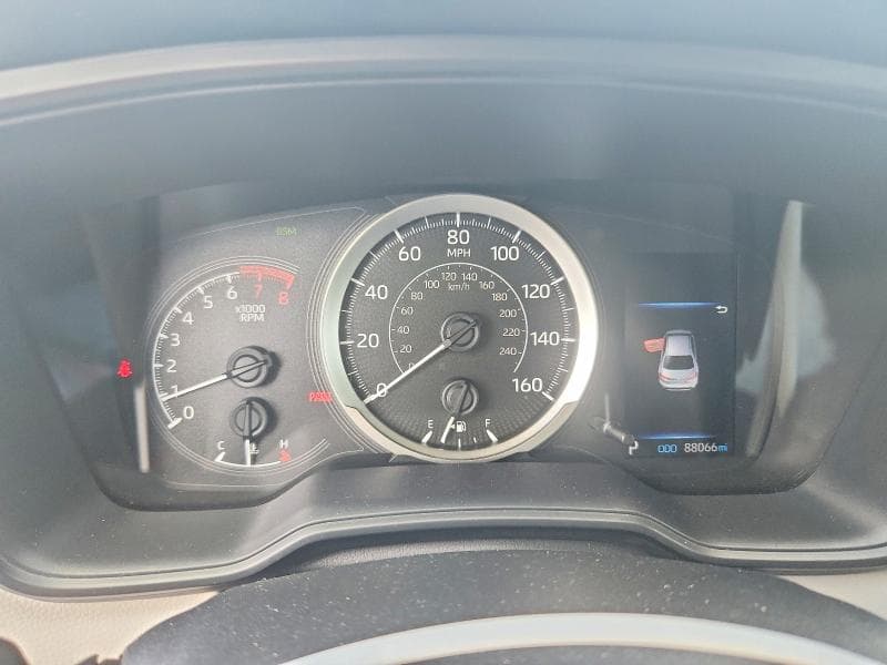 2021 TOYOTA COROLLA LE 9