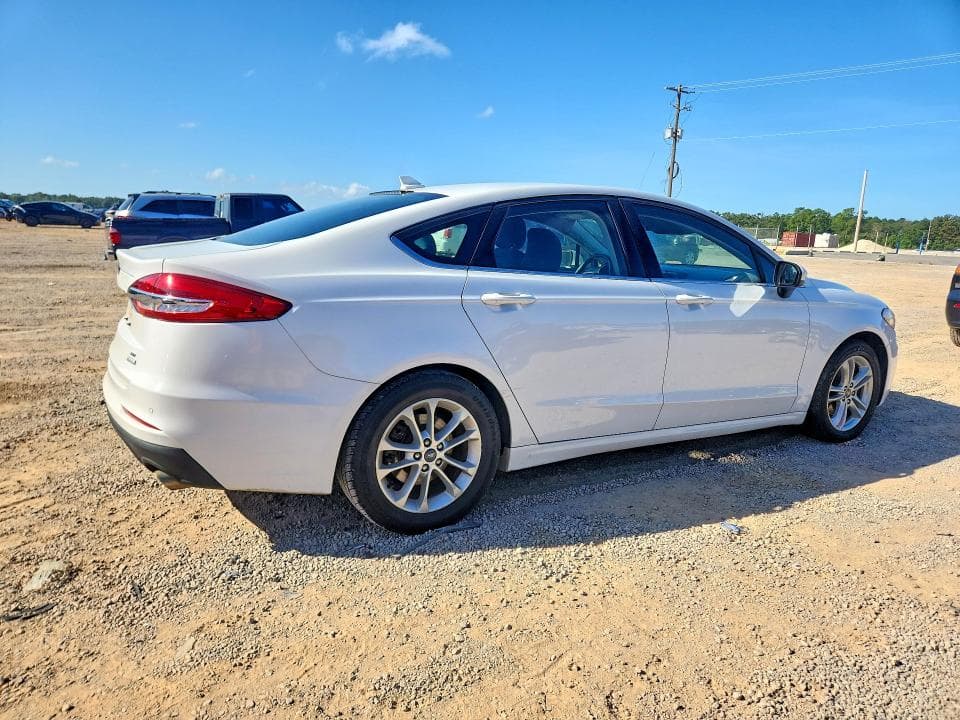2019 FORD FUSION SE 3