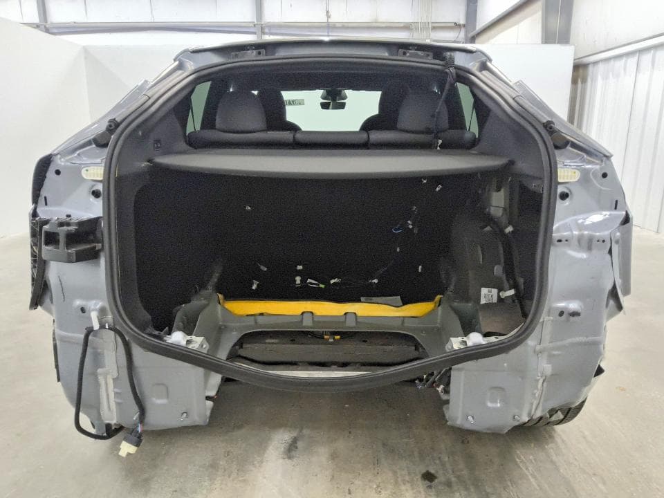 2026 TESLA MODEL Y 6