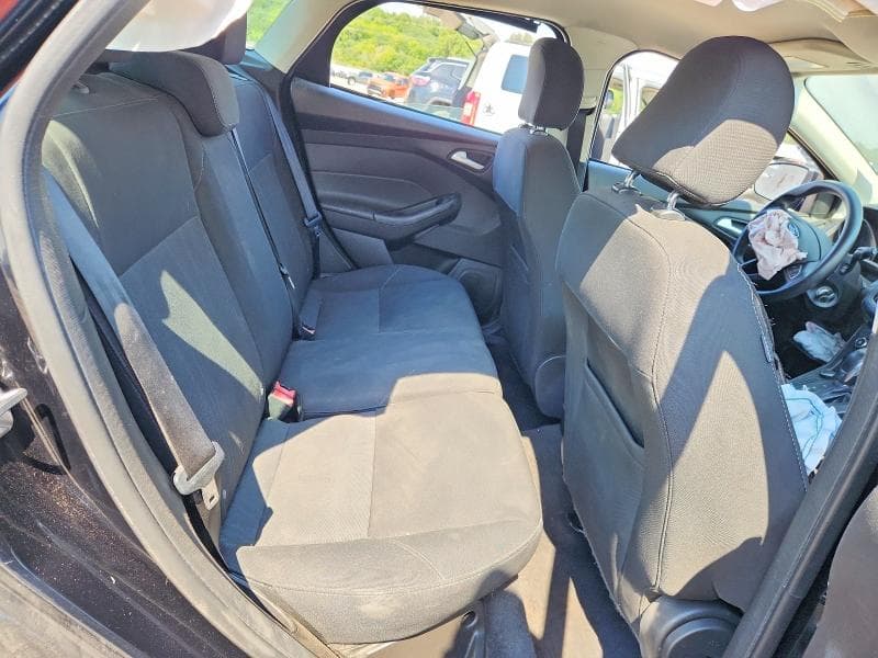 2017 FORD FOCUS SE 10