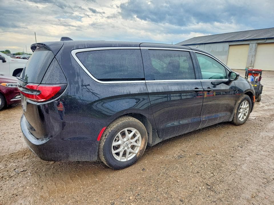 2024 CHRYSLER PACIFICA TOURING L 3