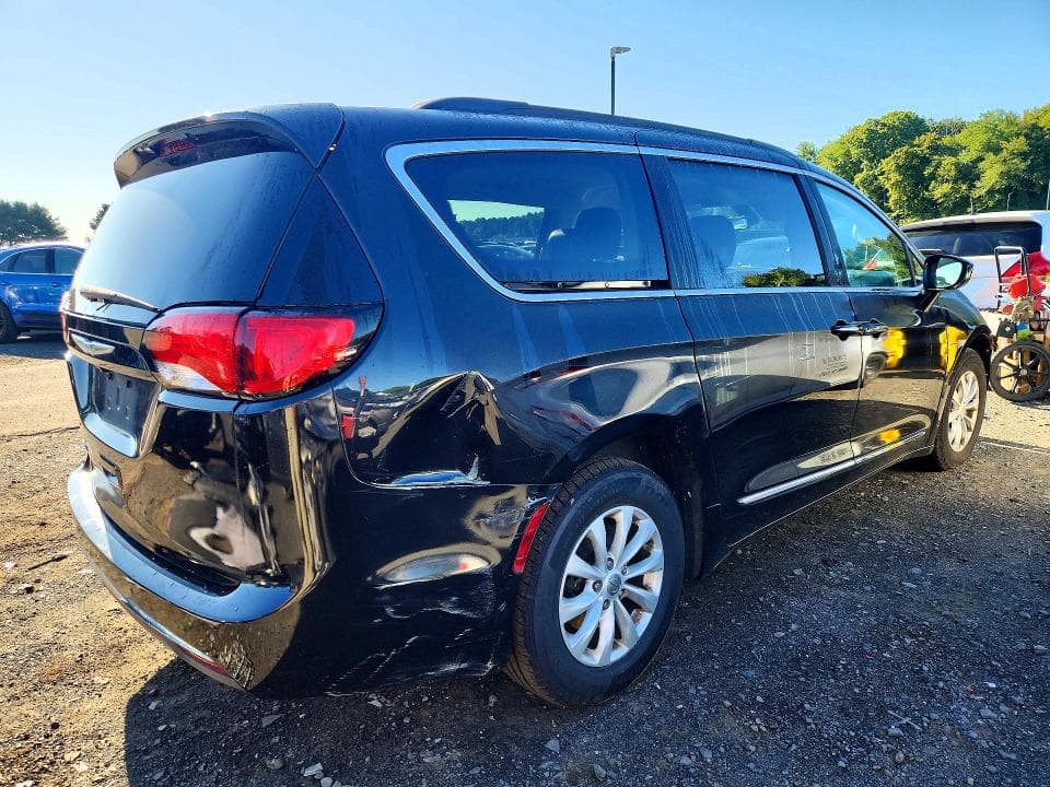 2017 CHRYSLER PACIFICA TOURING L 3