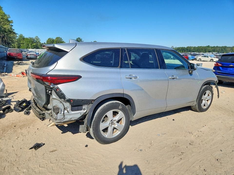 2020 TOYOTA HIGHLANDER LE 3