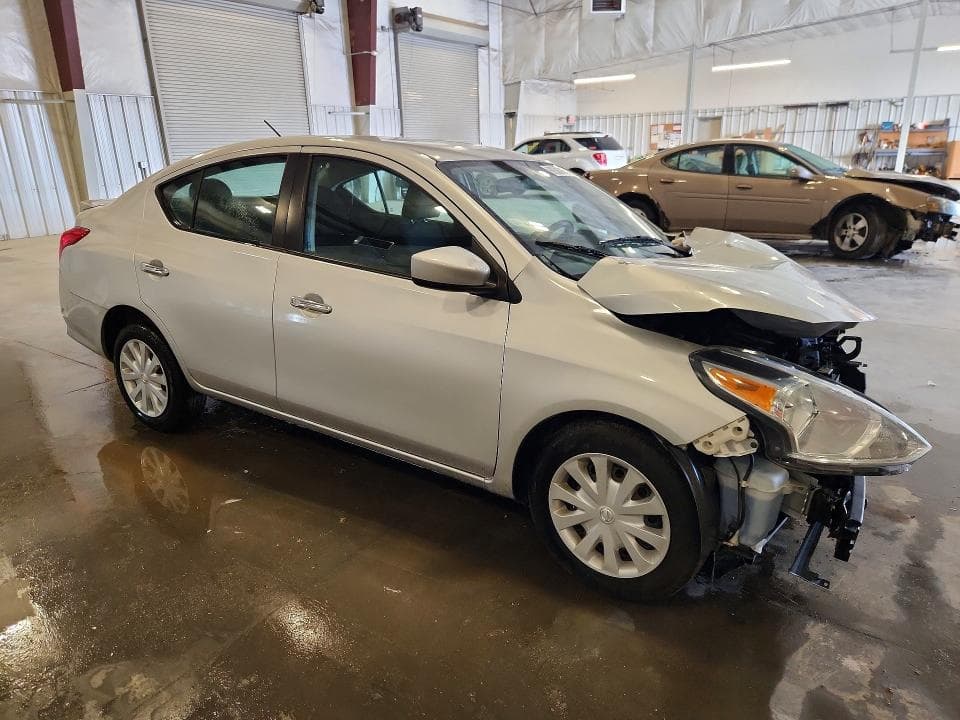 2017 NISSAN VERSA 1.6 SV 4