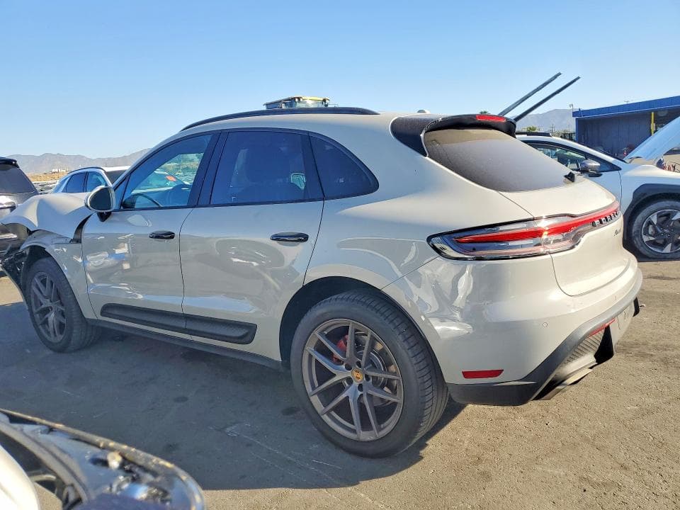2022 PORSCHE MACAN 2
