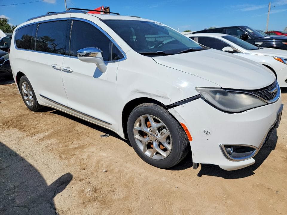2018 CHRYSLER PACIFICA LIMITED 4