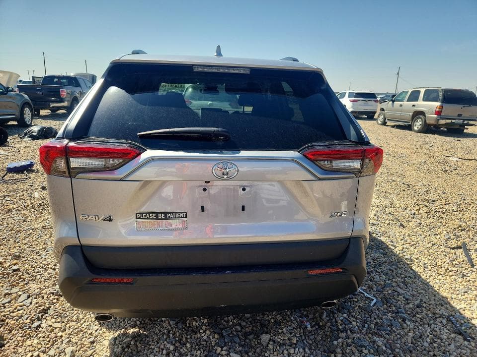 2024 TOYOTA RAV4 XLE 6