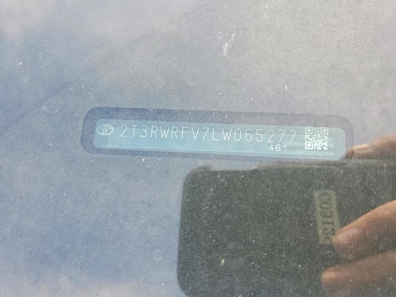 2020 TOYOTA RAV4 HYBRID XLE 13