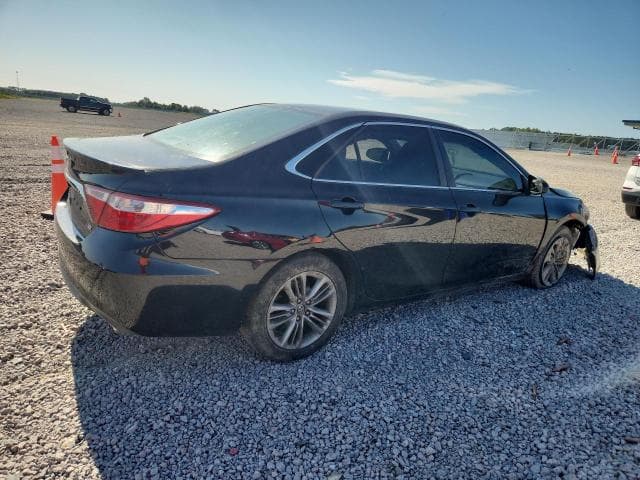 2017 TOYOTA CAMRY SE 3