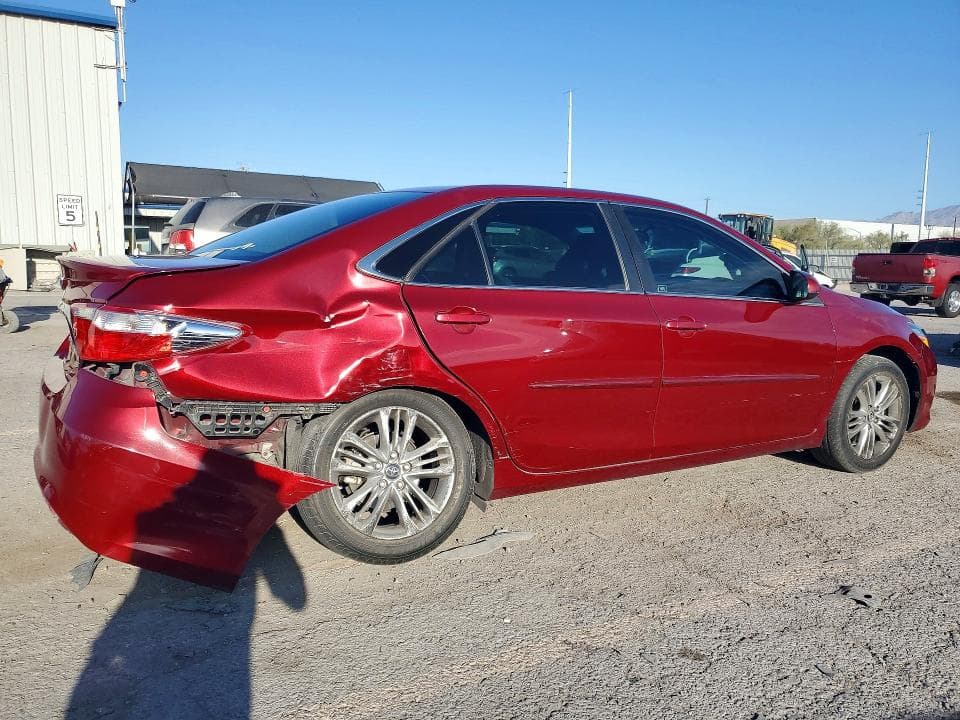 2017 TOYOTA CAMRY SE 3