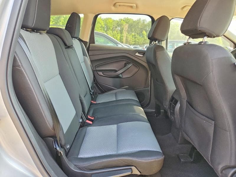 2017 FORD ESCAPE SE 11