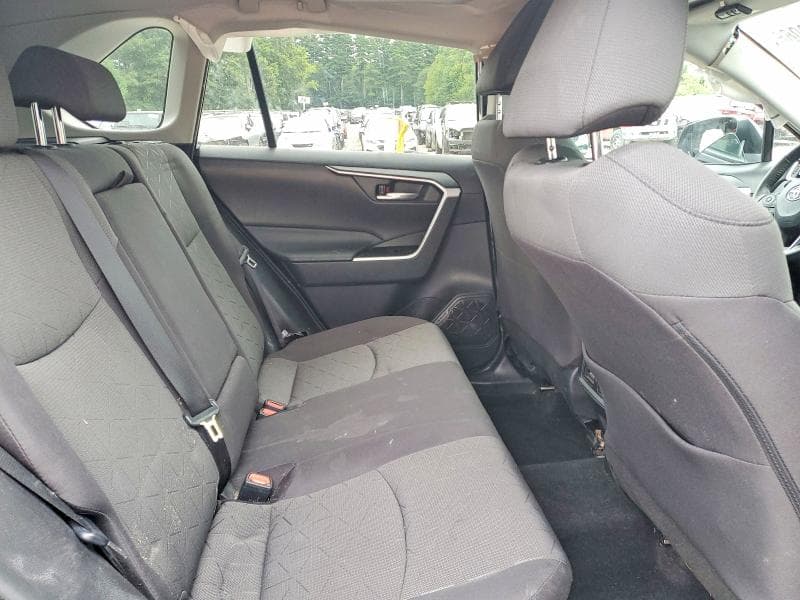 2021 TOYOTA RAV4 XLE 11
