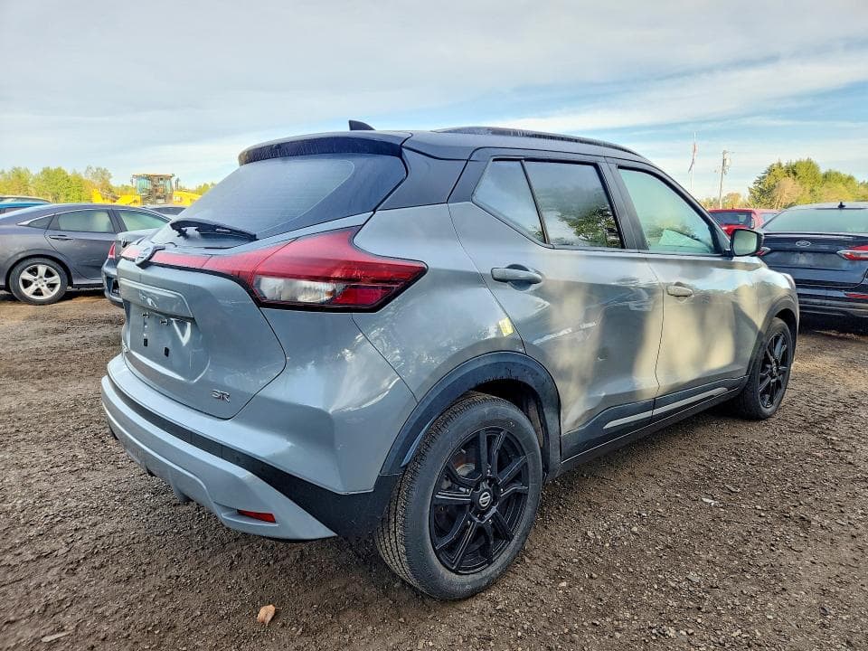 2021 NISSAN KICKS SR 3