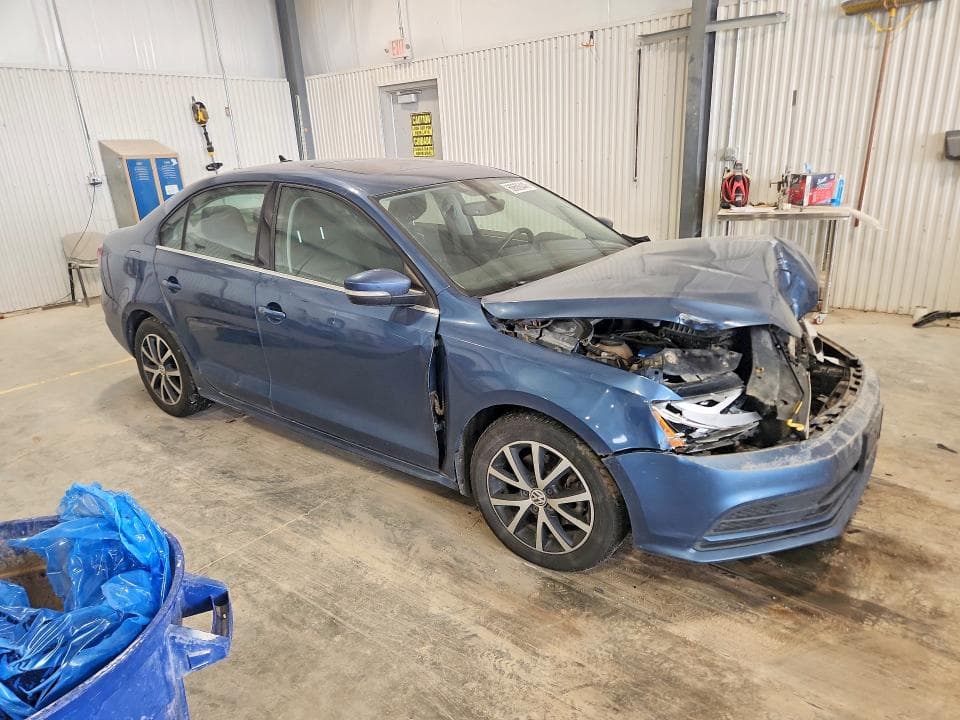 2017 VOLKSWAGEN JETTA SE 4