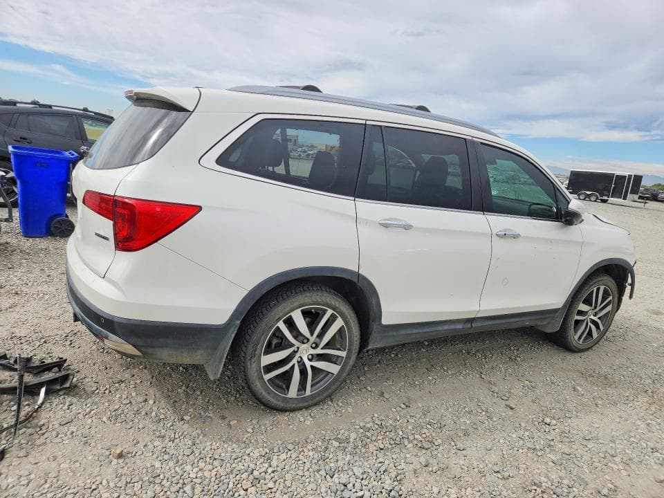 2018 HONDA PILOT TOURING 3