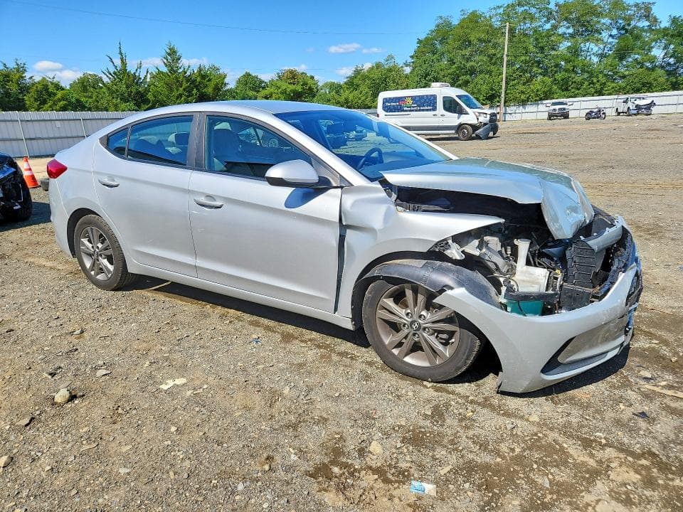 2017 HYUNDAI ELANTRA SE 4