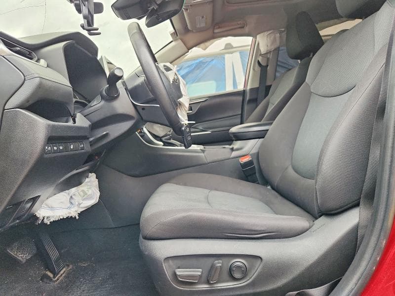 2024 TOYOTA RAV4 XLE 7