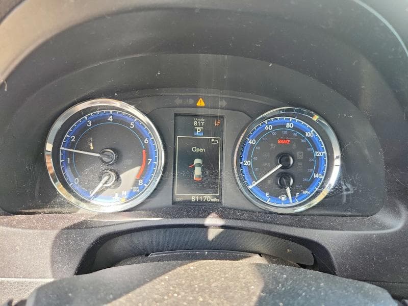 2017 TOYOTA COROLLA SE 9