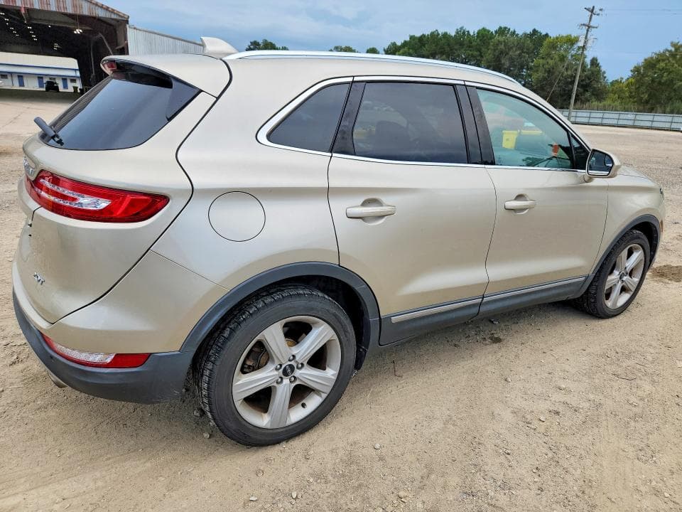 2017 LINCOLN MKC PREMIERE 3