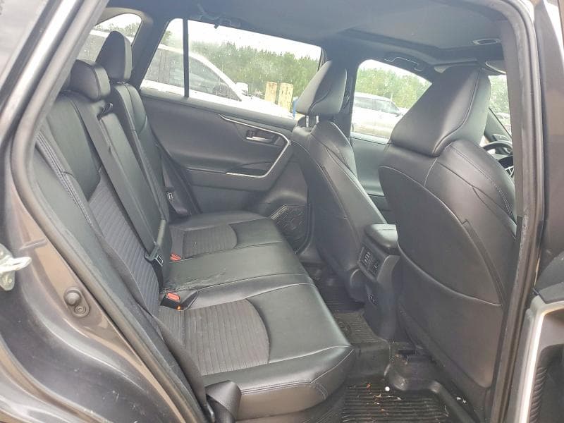 2019 TOYOTA RAV4 XSE 10