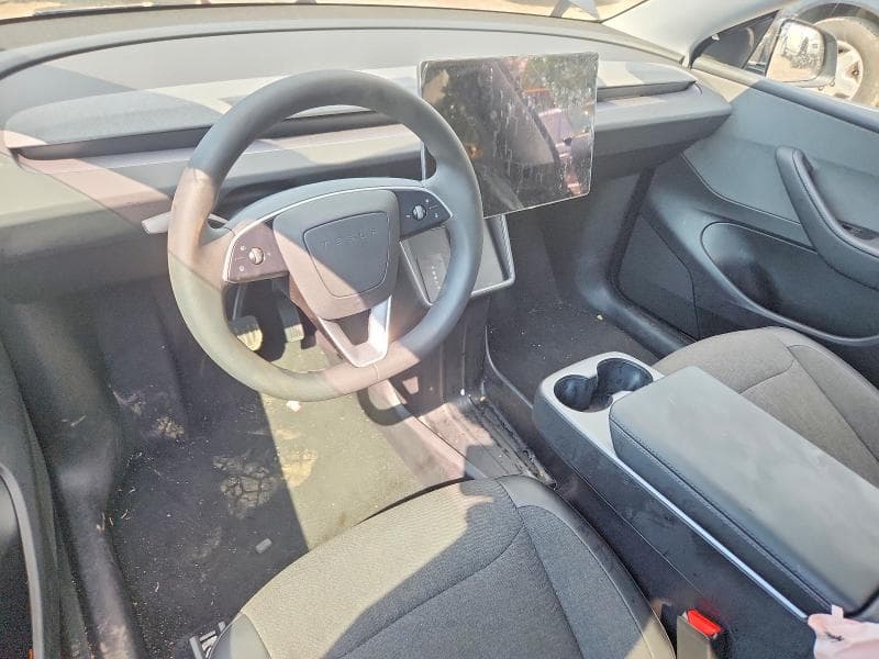 2026 TESLA MODEL Y 8