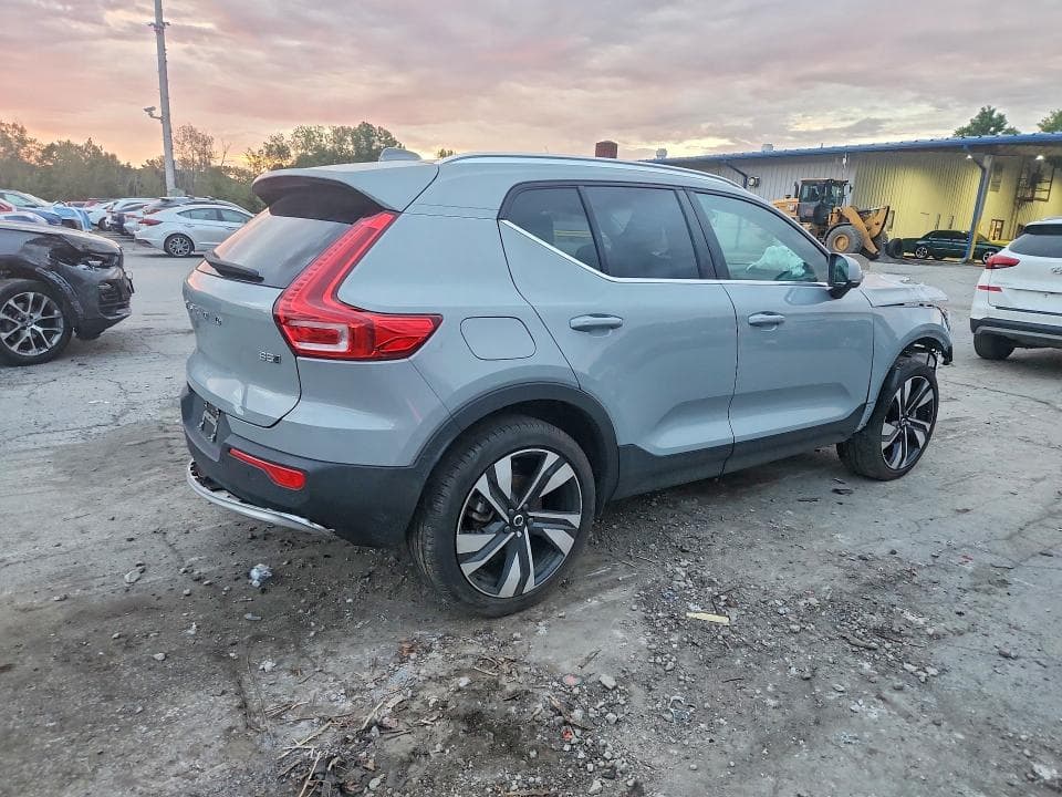 2024 VOLVO XC40 ULTIMATE 3