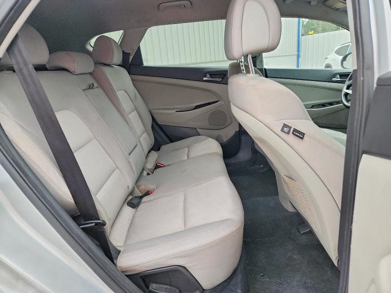 2017 HYUNDAI TUCSON SE 11