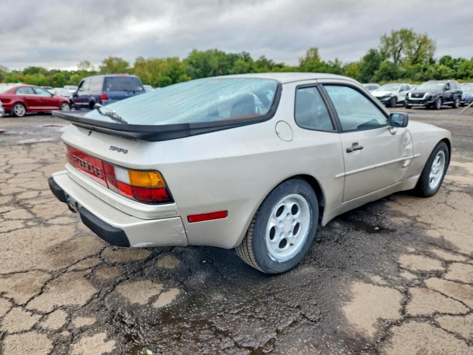 1986 PORSCHE 944 3