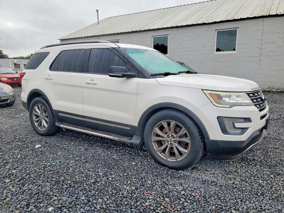 2017 FORD EXPLORER XLT 4