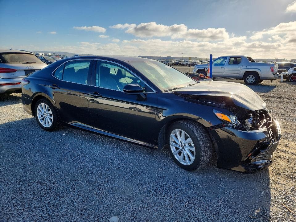 2023 TOYOTA CAMRY LE 4