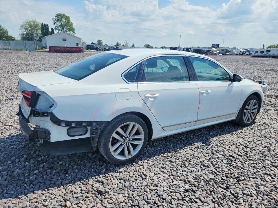 2017 VOLKSWAGEN PASSAT SEL PREMIUM 3